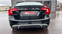 VOLVO S60 Lim. Momentum ***R-Design+Standheizung***