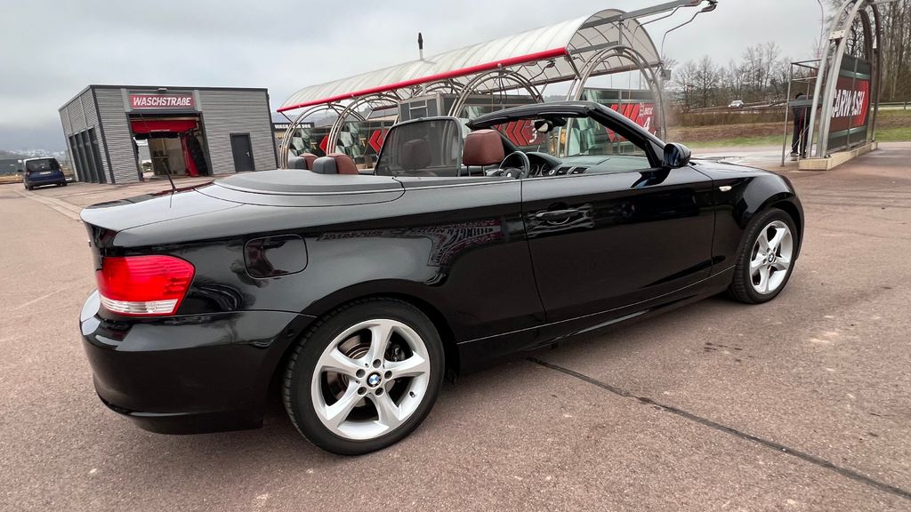 BMW 118i Cabrio **1. HAND / NUR 76.500 KM + LEDER**
