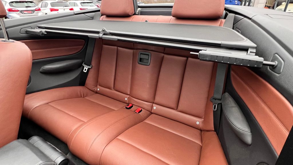 BMW 118i Cabrio **1. HAND / NUR 76.500 KM + LEDER**