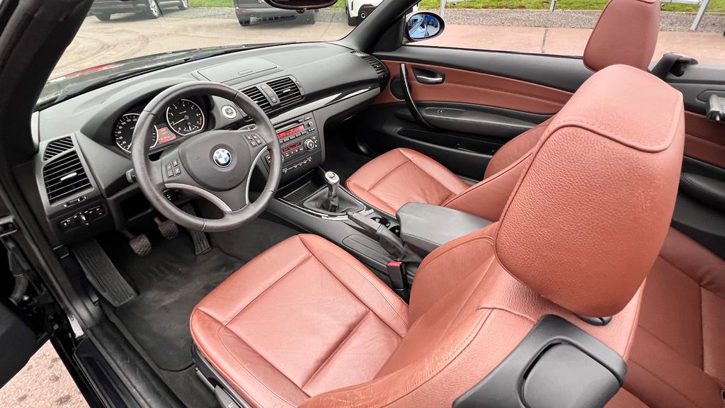 BMW 118i Cabrio **1. HAND / NUR 76.500 KM + LEDER**