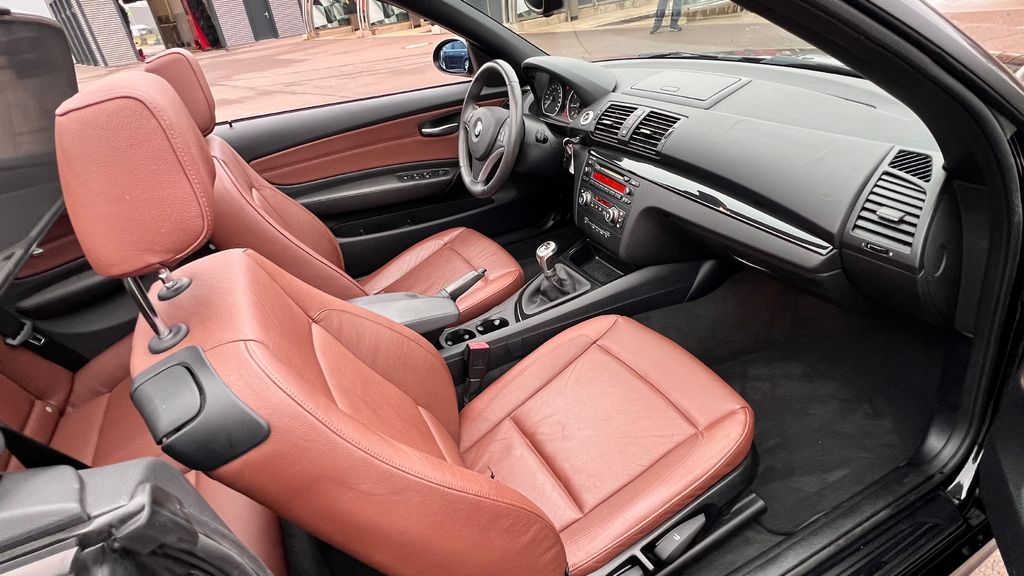 BMW 118i Cabrio **1. HAND / NUR 76.500 KM + LEDER**