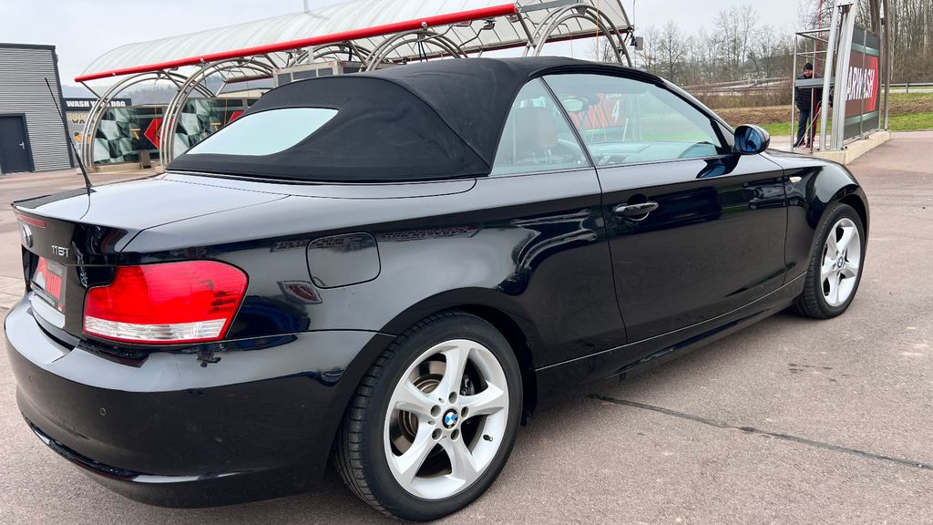 BMW 118i Cabrio **1. HAND / NUR 76.500 KM + LEDER**