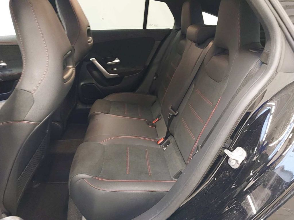 MERCEDES-BENZ CLA 200 Shooting Brake AMG-Line