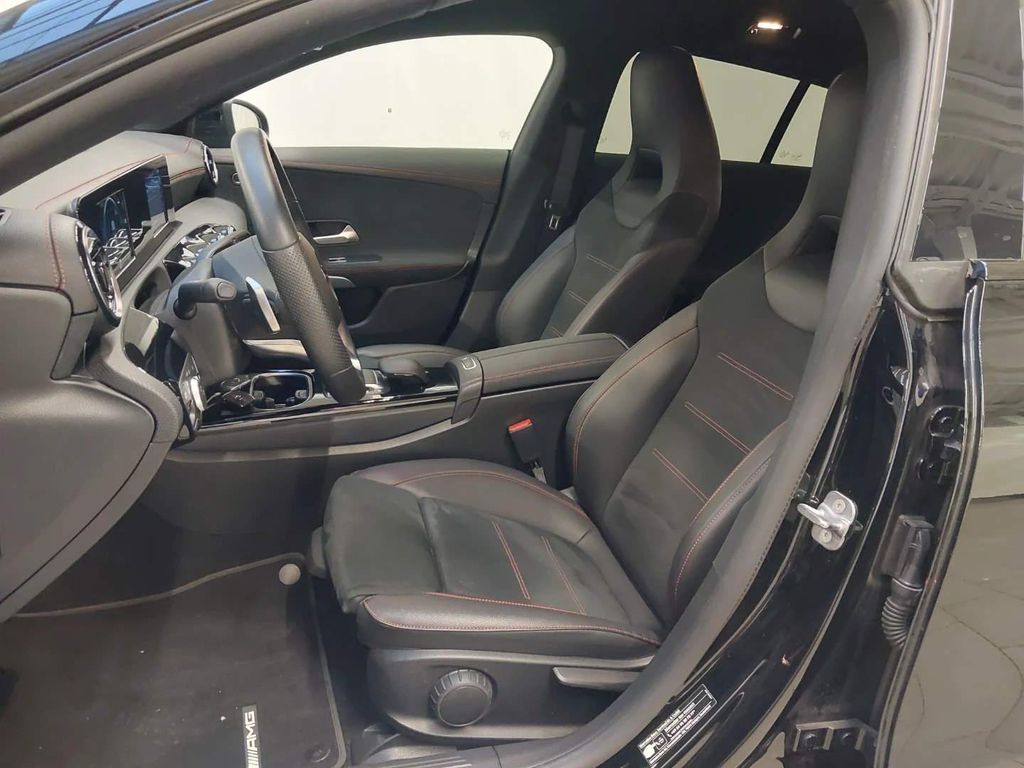 MERCEDES-BENZ CLA 200 Shooting Brake AMG-Line