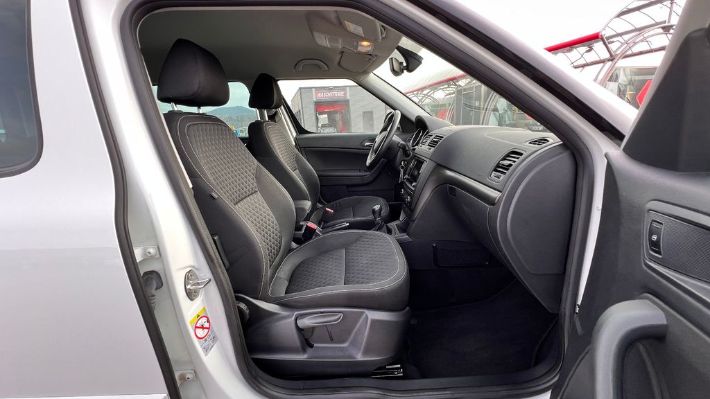 SKODA Yeti 2.0 TDI 4x4 Drive *1. HAND / SCHECKHEFT*