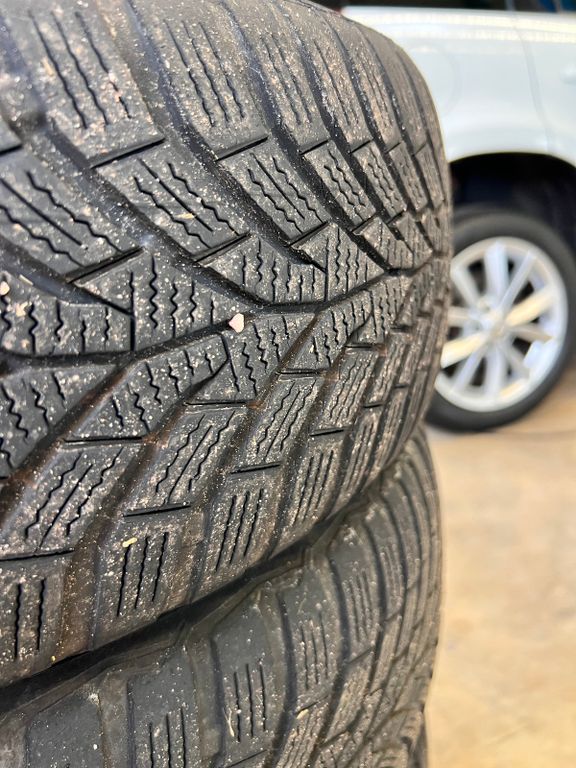 SKODA Yeti 2.0 TDI 4x4 Drive *1. HAND + TÜV NEU*