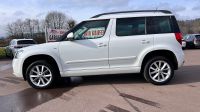 SKODA Yeti 2.0 TDI 4x4 Drive *1. HAND / SCHECKHEFT*
