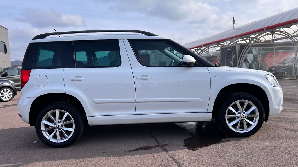 SKODA Yeti 2.0 TDI 4x4 Drive *1. HAND / SCHECKHEFT*