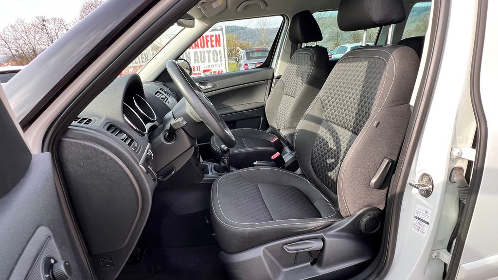 SKODA Yeti 2.0 TDI 4x4 Drive *1. HAND / SCHECKHEFT*