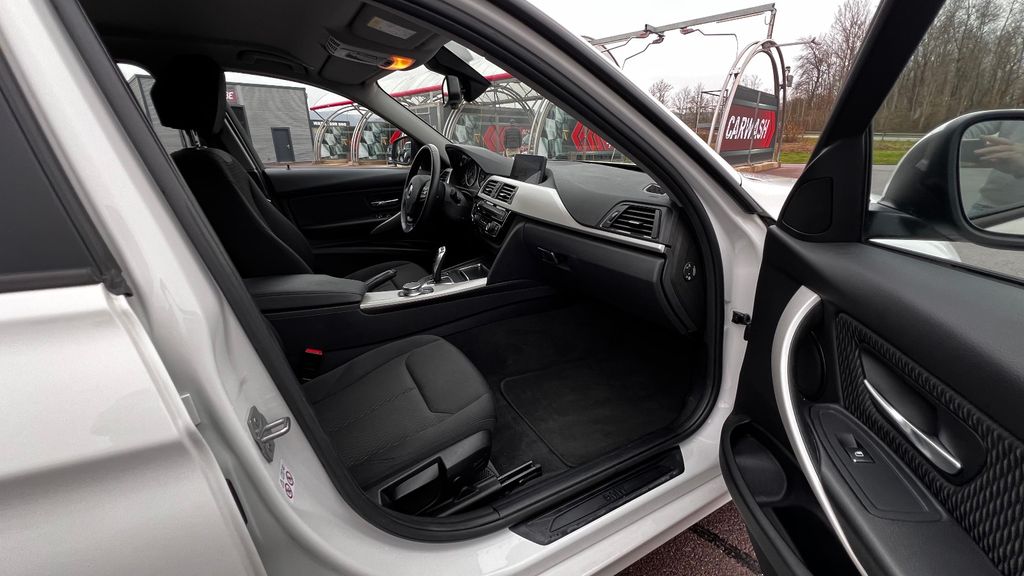 BMW 320 dTouring Advantage *LED+el. Kofferraum*