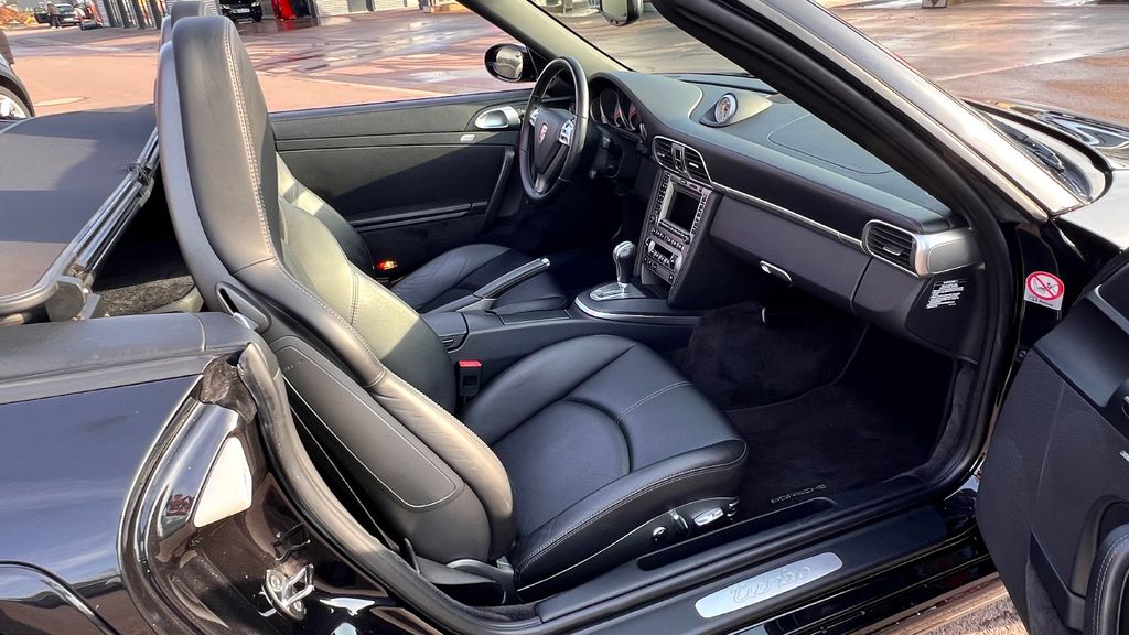 PORSCHE 911 Turbo 3.6l Cabrio *NUR 39.500 KM*