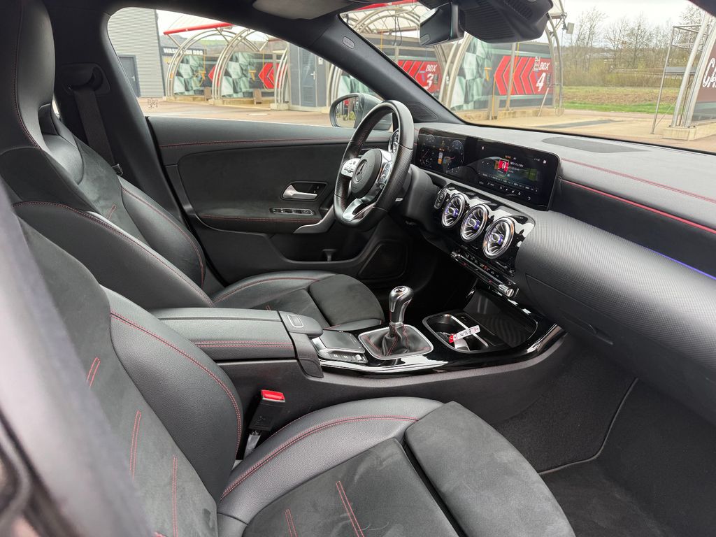 MERCEDES-BENZ CLA 200 Shooting Brake AMG-Line