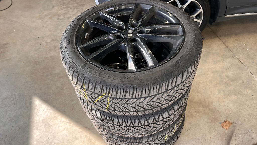 KIA XCeed 1.6 GDI Launch Edition**VOLLAUSSTATTUNG**