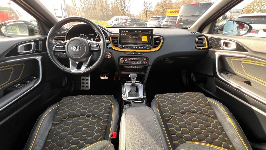 KIA XCeed 1.6 GDI Launch Edition**VOLLAUSSTATTUNG**