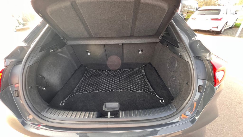 KIA XCeed 1.6 GDI Launch Edition**VOLLAUSSTATTUNG**