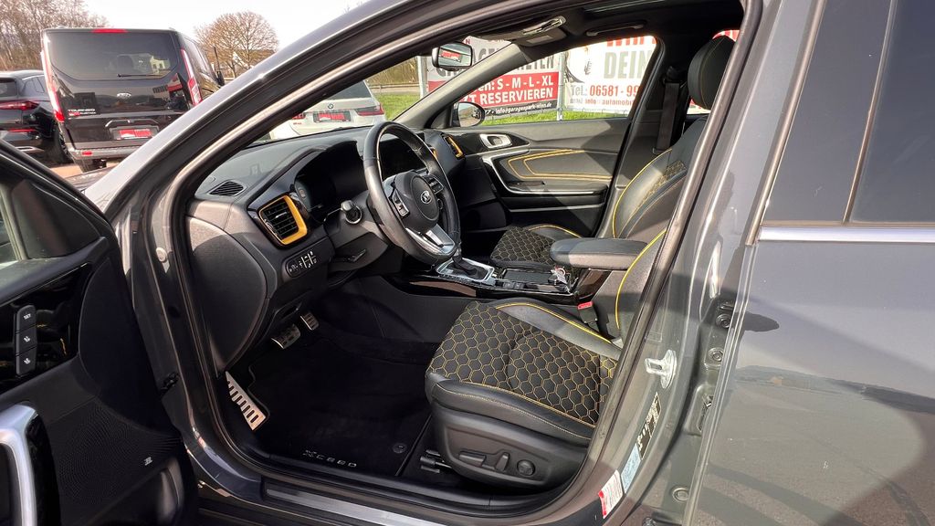 KIA XCeed 1.6 GDI Launch Edition**VOLLAUSSTATTUNG**