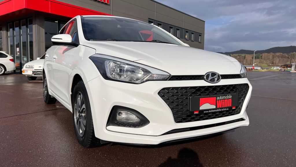 HYUNDAI i20 1.2 Select ***Klima+Tempomat***