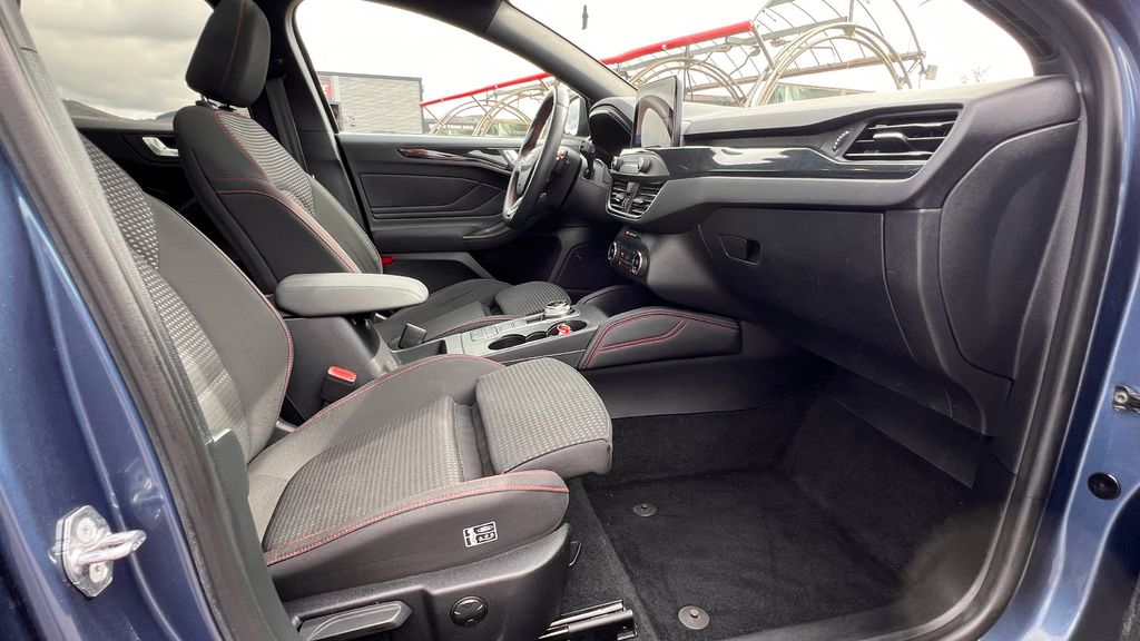 FORD Focus Turnier 2.0 ST-Line X **VOLLAUSSTATTUNG**
