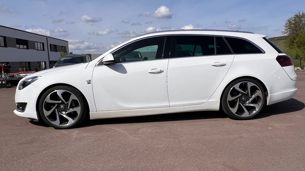 OPEL Insignia CDTI Sports Tourer ***Alu 20"+Recaro***