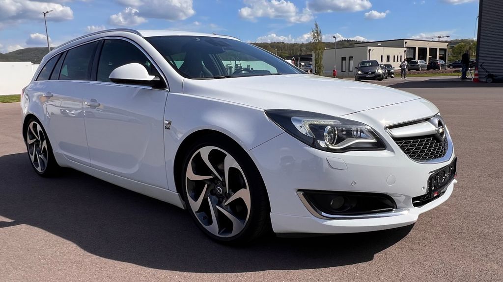 OPEL Insignia CDTI Sports Tourer ***Alu 20"+Recaro***