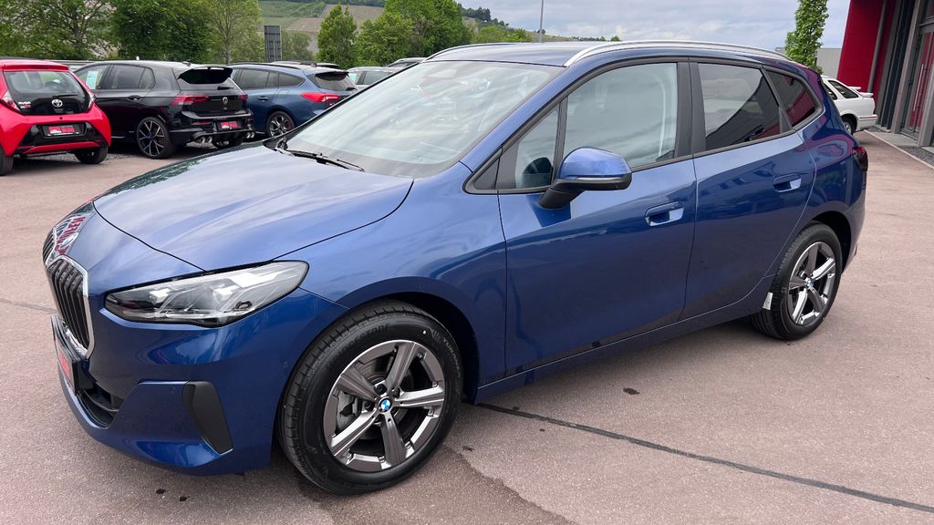 BMW 218i Active Tourer *Head-Up Display+360° Kamera*