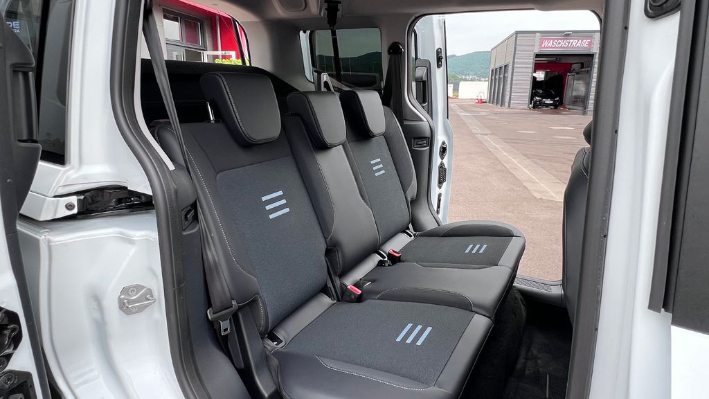 FORD Tourneo Courier Active **GARANTIE BIS 01.2031**