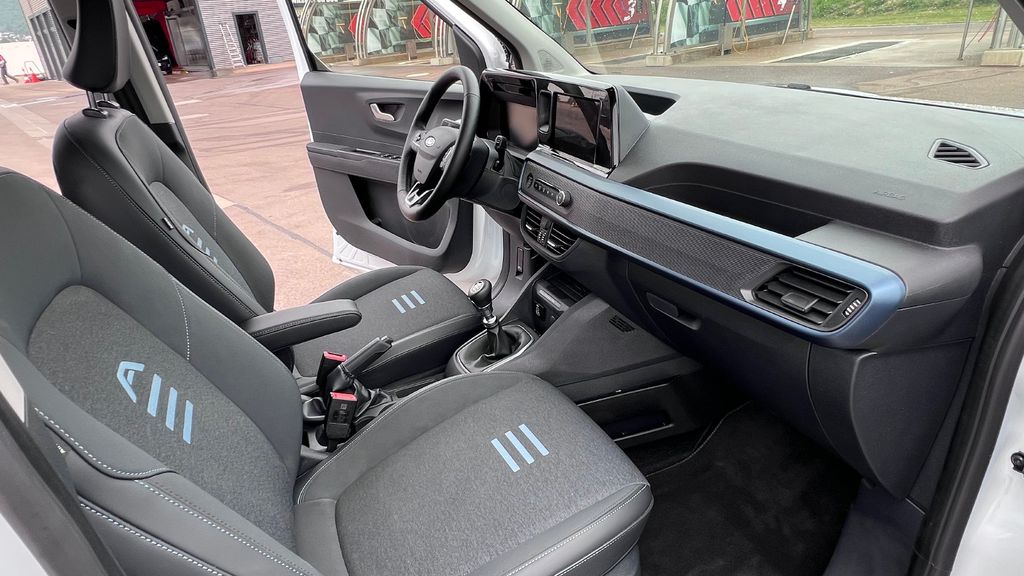 FORD Tourneo Courier Active **GARANTIE BIS 01.2031**