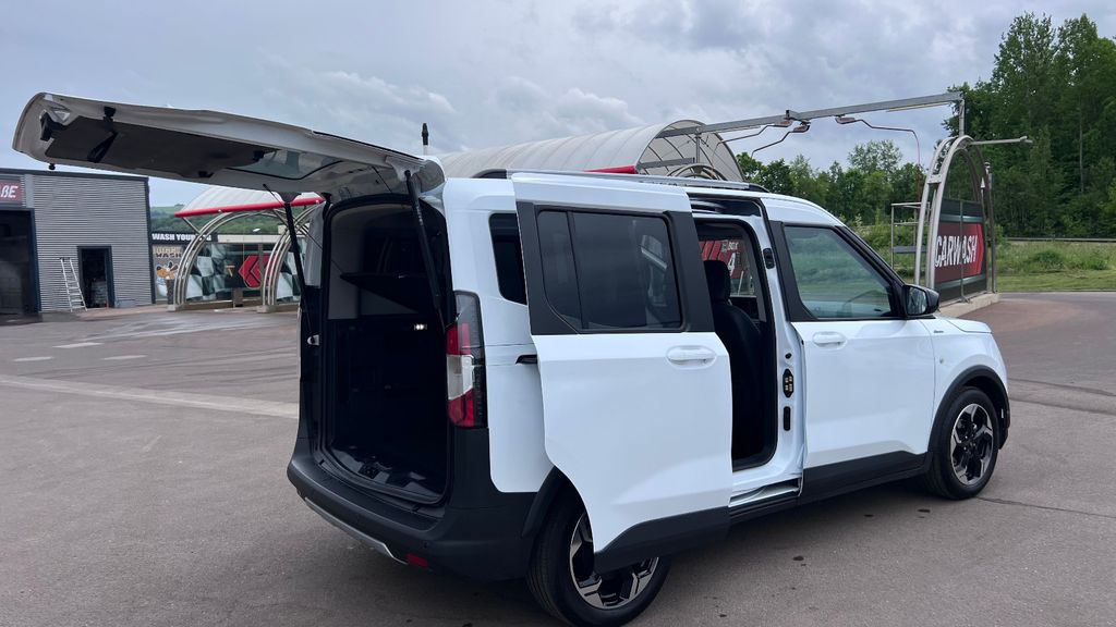 FORD Tourneo Courier Active **GARANTIE BIS 01.2031**