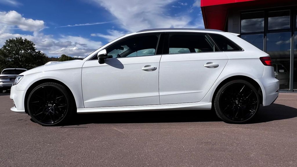 AUDI A3 Sportback e-tron sport **S-Line + 19" + ACC**