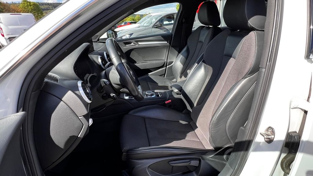 AUDI A3 Sportback e-tron sport **S-Line + 19" + ACC**