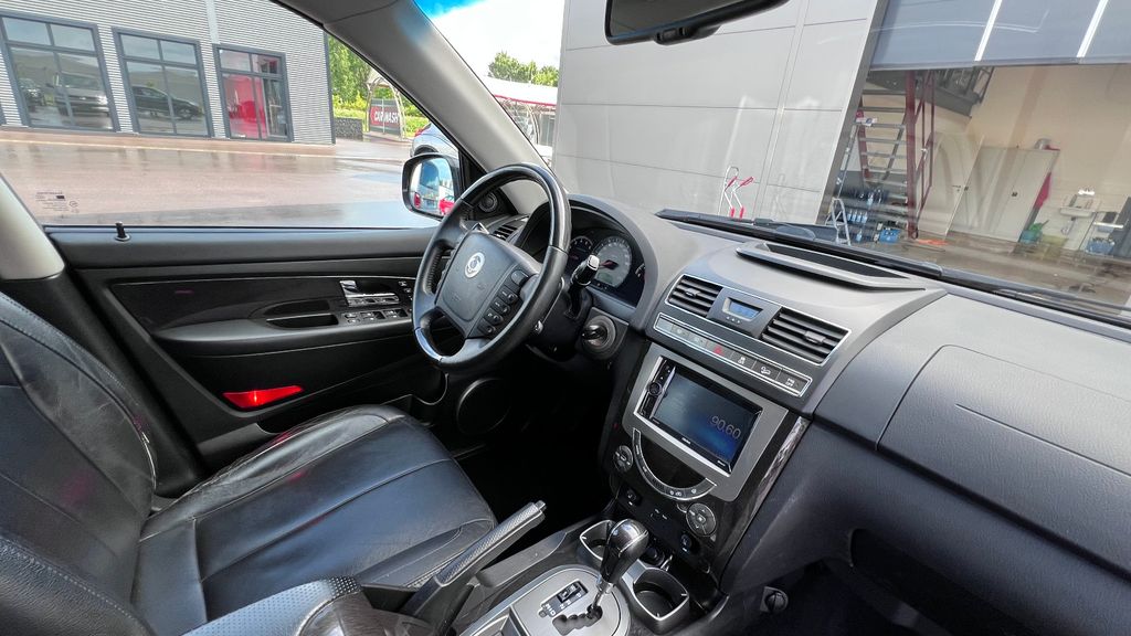 SSANGYONG REXTON W Sapphire 4WD