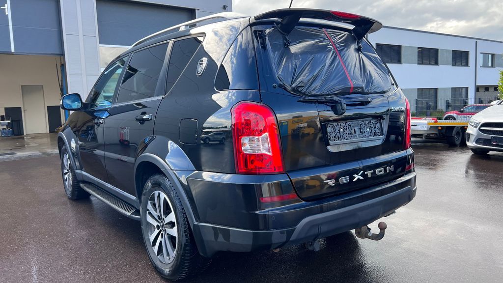 SSANGYONG REXTON W Sapphire 4WD