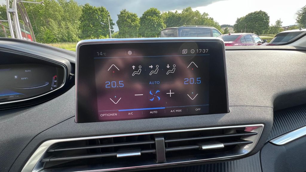 PEUGEOT 5008 1.5 HDi Allure*AHK+Kamera+Navi+Sitzheizung*