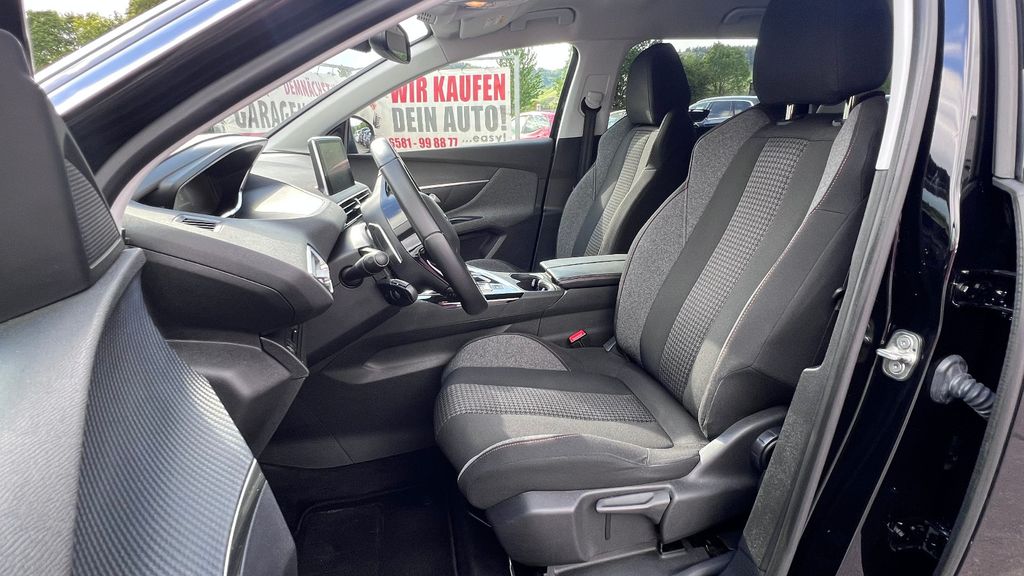 PEUGEOT 5008 1.5 HDi Allure*AHK+Kamera+Navi+Sitzheizung*