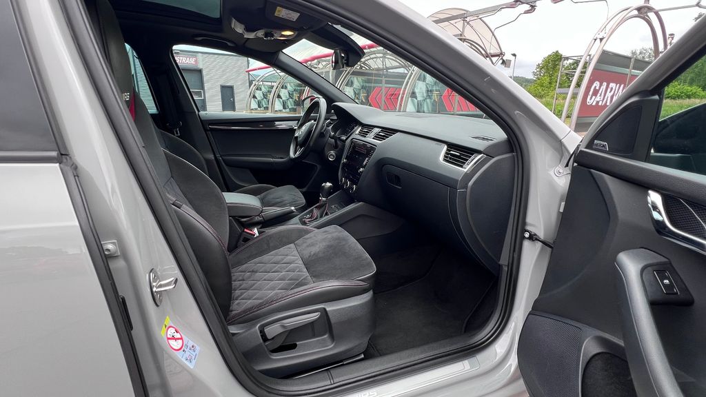 SKODA Octavia Combi 2.0 TDI RS 4x4 DSG