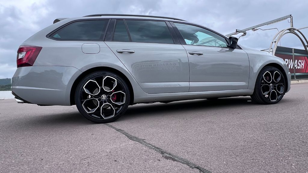 SKODA Octavia Combi 2.0 TDI RS 4x4 DSG