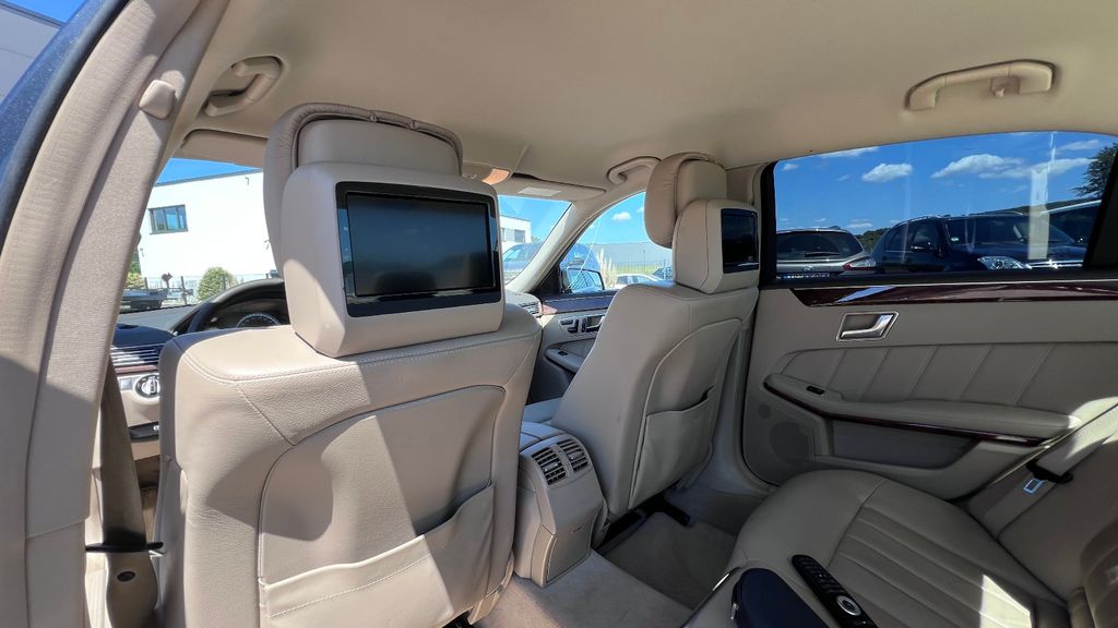 MERCEDES-BENZ E 220 CDI Limousine **Leder+AHK+Kamera+Memory**