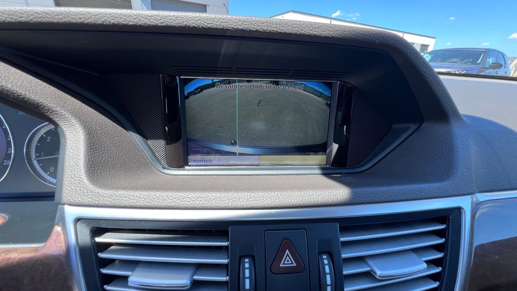 MERCEDES-BENZ E 220 CDI Limousine **Leder+AHK+Kamera+Memory**