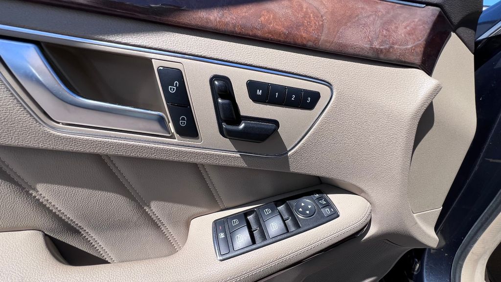 MERCEDES-BENZ E 220 CDI Limousine **Leder+AHK+Kamera+Memory**