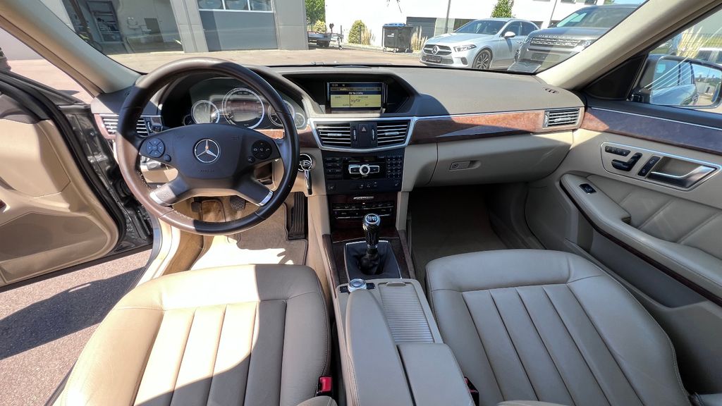 MERCEDES-BENZ E 220 CDI Limousine **Leder+AHK+Kamera+Memory**