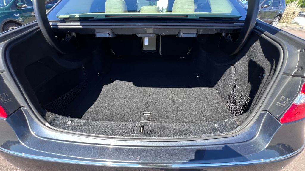 MERCEDES-BENZ E 220 CDI Limousine **Leder+AHK+Kamera+Memory**