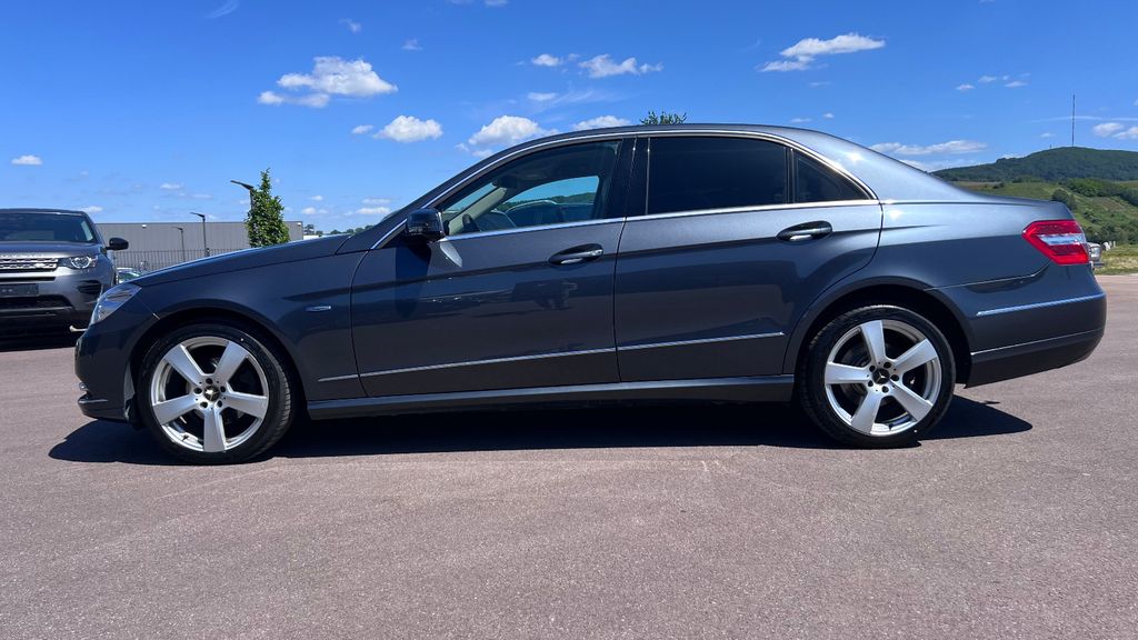 MERCEDES-BENZ E 220 CDI Limousine **Leder+AHK+Kamera+Memory**