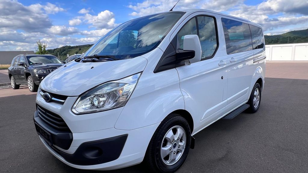 FORD Tourneo Custom 2.2 TDCI Titanium L1