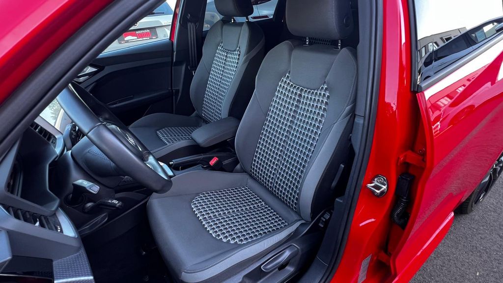 AUDI A1 Sportback 35 TFSI S line *Bang&Olufsen + 18*