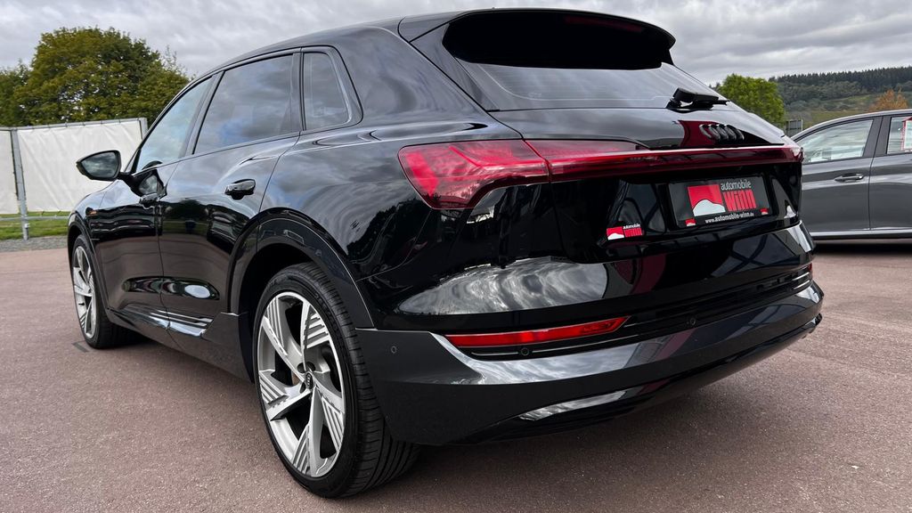 AUDI Q8 e-tron S-Line