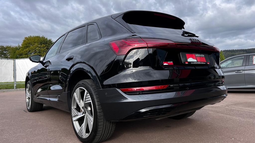 AUDI Q8 e-tron S-Line