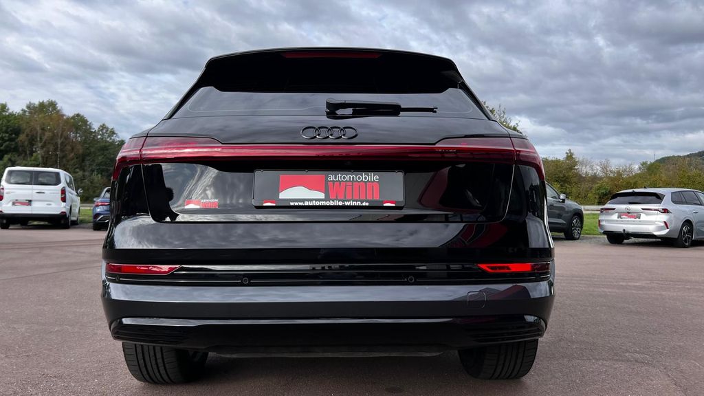 AUDI Q8 e-tron S-Line