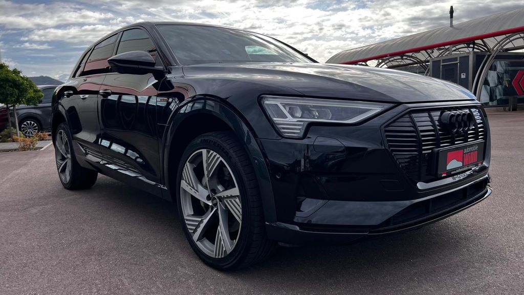 AUDI Q8 e-tron S-Line