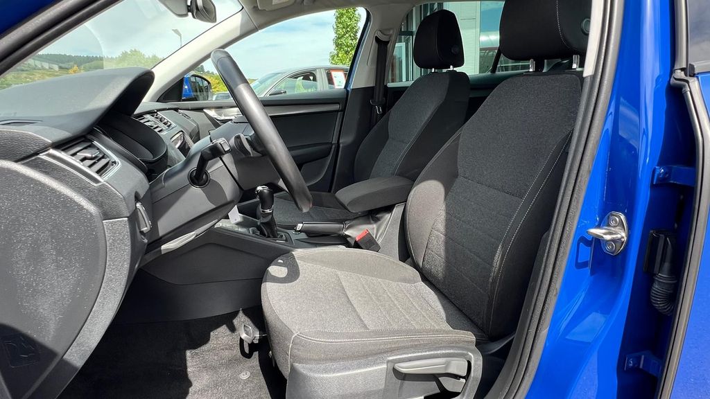 SKODA Octavia Combi 2.0 TDI DSG Soleil