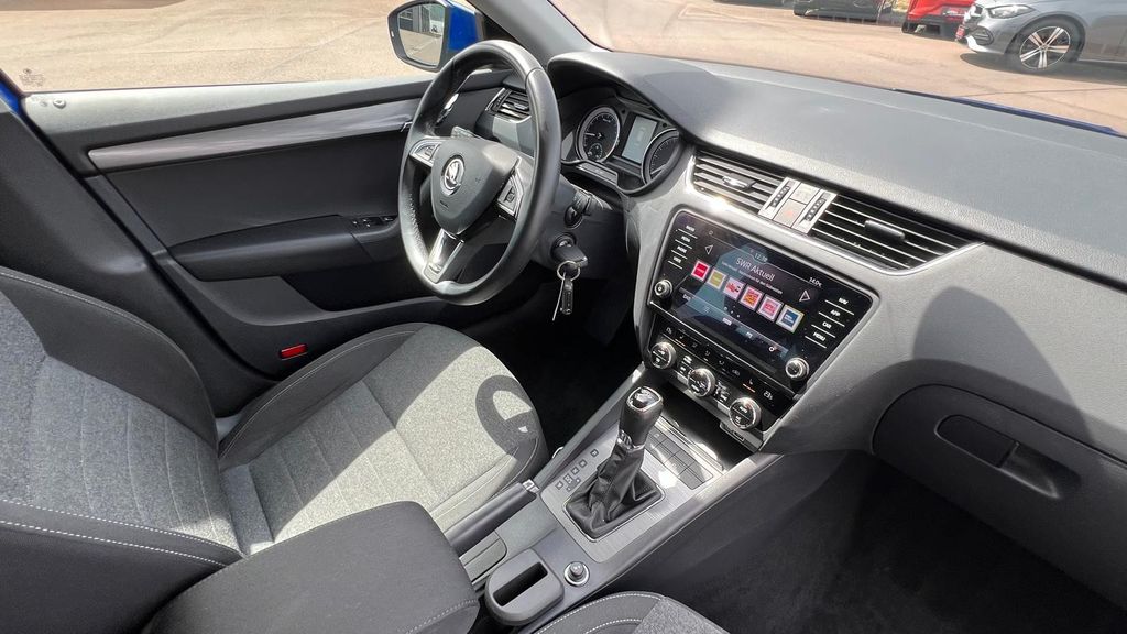 SKODA Octavia Combi 2.0 TDI DSG Soleil